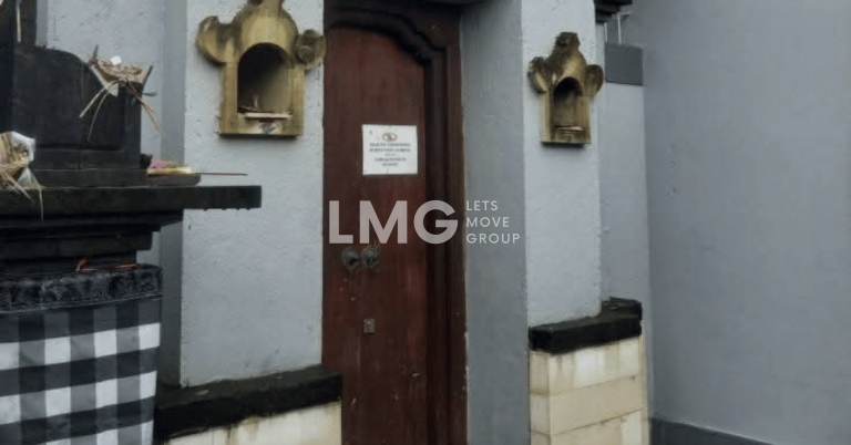 Entrance - Maison House